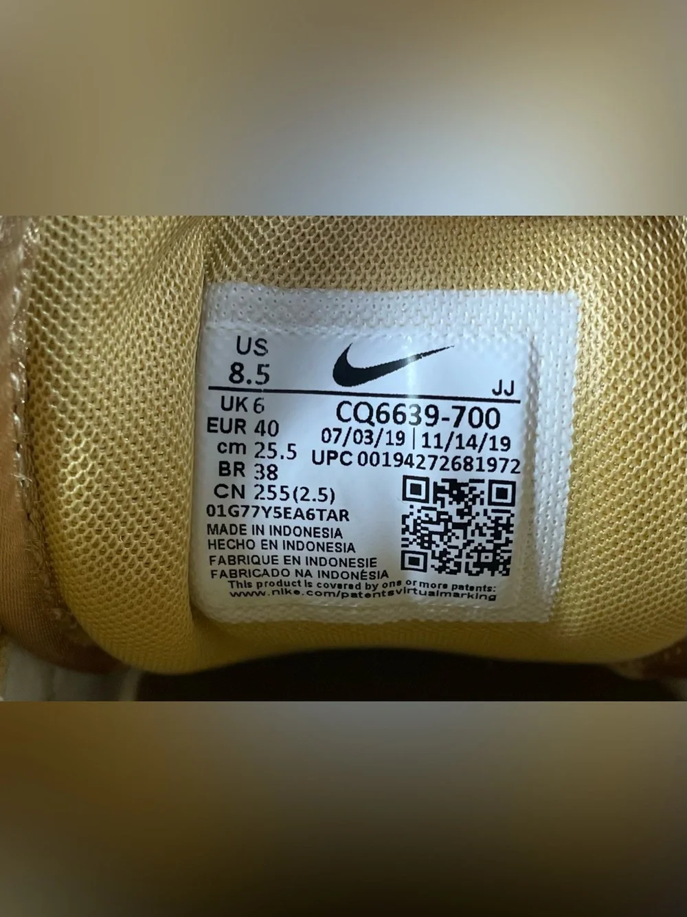 Nike Air Max 90 SP Womens Size 8.5 Metallic Gold Sneakers (CQ6639-700) FLAWS